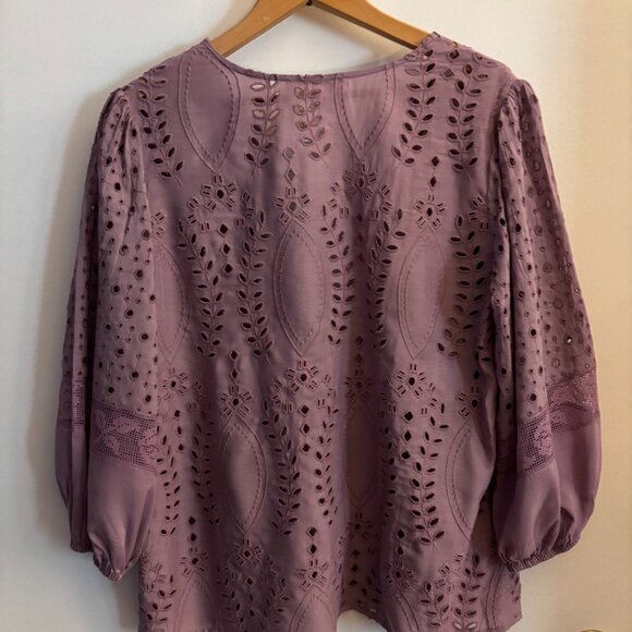 Johnny Was Embroidered top with matching camisole - Picture 2 of 3